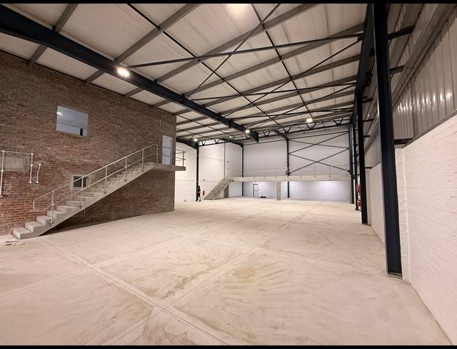 641M² WAREHOUSE FOR SALE IN FIRGROVE